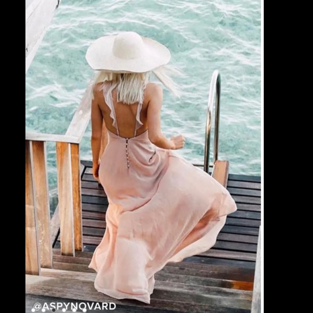 Lulu’s meteoric rise blush maxi dress NWOT